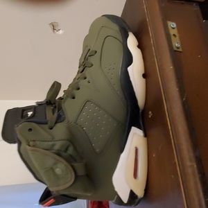 Travis Scottz retro 6s size 11 brand new